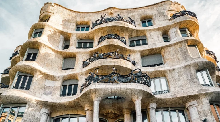 Casa Mila bottom perspective